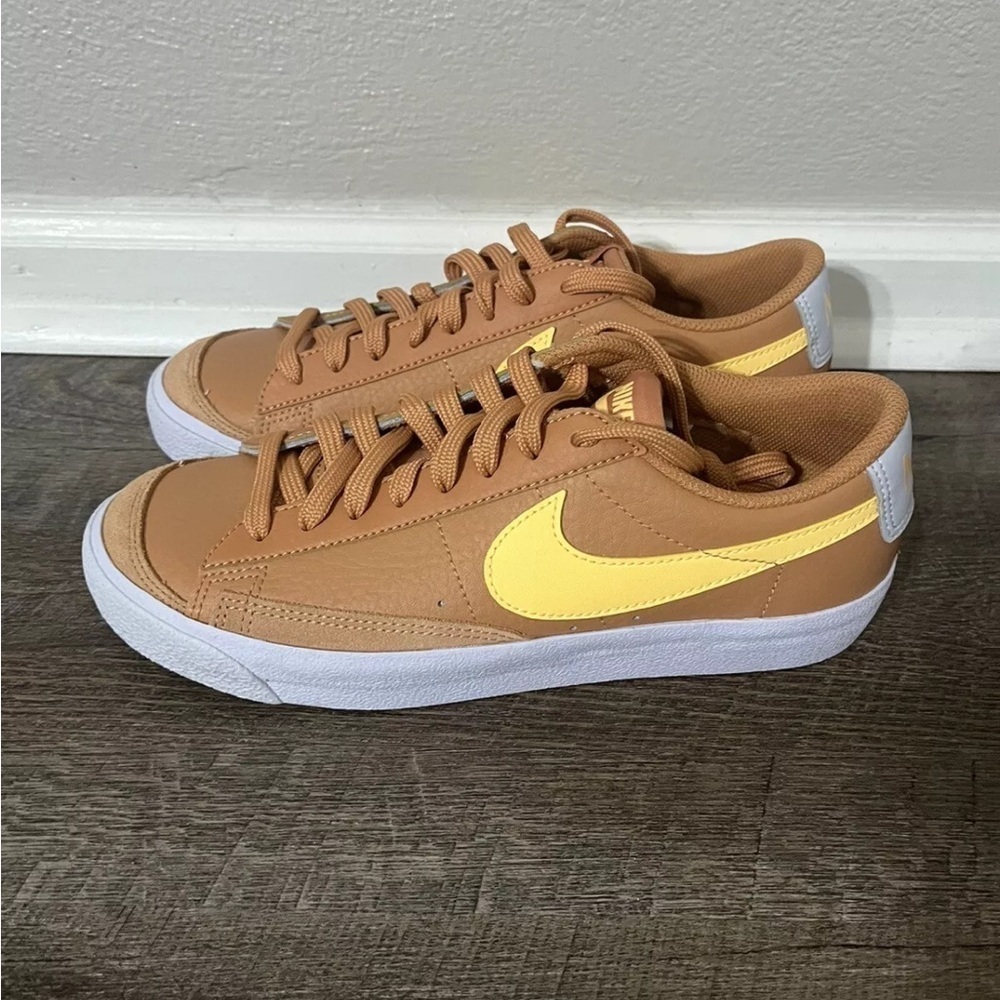 Nike Blazer Low '77 (GS) Amber Brown/Melon Tint Sneaker 7Y/Women 8.5 DA4074 200 - Picture 4 of 11